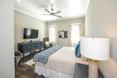 STUNNING ESTATE ON LIDO KEY!!! WELCOME TO YOUR COASTAL DREAM