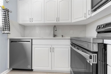 Location! Location! Condo situated in the hart of Century