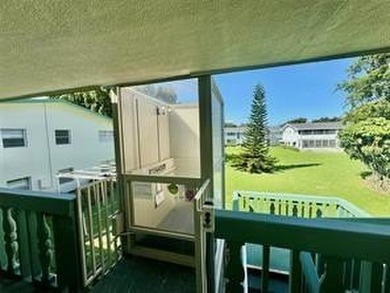 Gorgeous condo 1/1 on the second floor.  Open Kitchen with