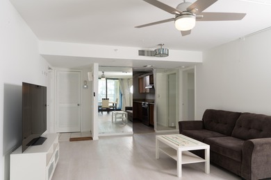 This spacious ocean end unit offers direct ocean views from its