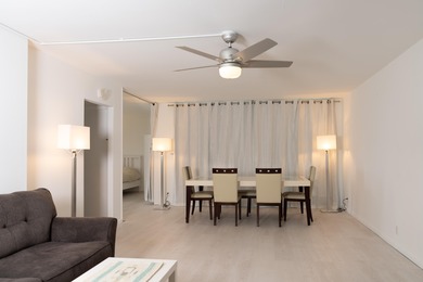 This spacious ocean end unit offers direct ocean views from its