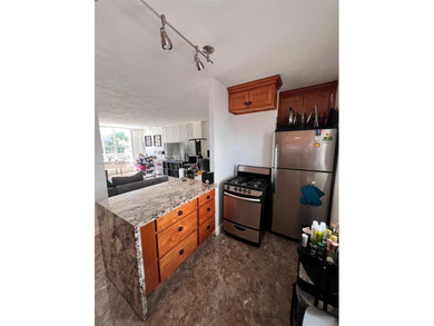 located on Lincoln Road! One of the most vibrant streets, easy