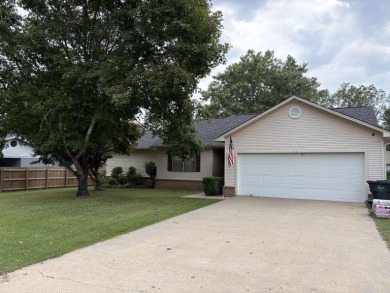 3br2.5b well maintained home on beautiful sloping lot. No stairs