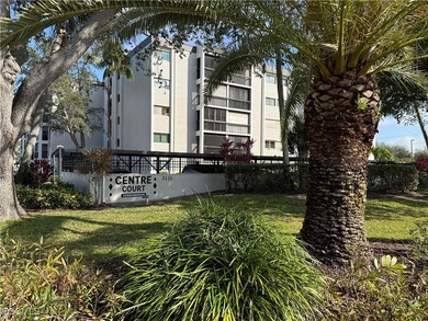 Enjoy your Maintenance Free Condo Courtyard Living in the Lovely