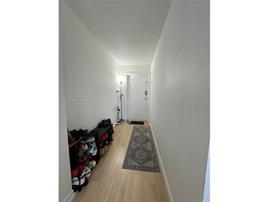 Beautiful 1/1.5 with an extra room that can be used as a guest