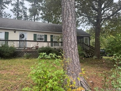 Welcome to Bridgewater Cove on Lake Gaston! Discover the charm