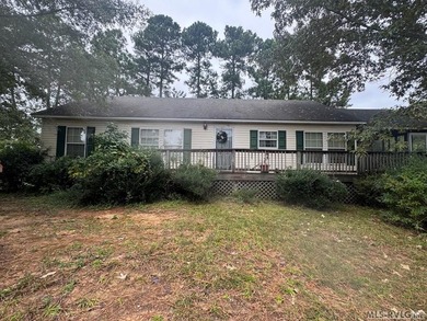 Welcome to Bridgewater Cove on Lake Gaston! Discover the charm