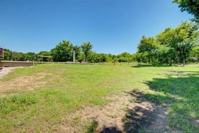 Sellers offering a $12,000 credit to go toward buyer's closing