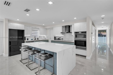 WELCOME TO SOUTH FLORIDA PARADISE!!! PICKY BUYERS WELCOME!