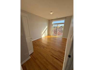 Beautiful 2-bedroom, 2-bath condo with 9 ft ceilings and