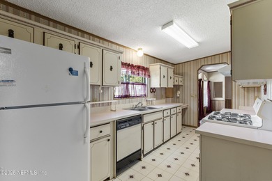 Discover your peaceful waterfront retreat on a quiet canal with