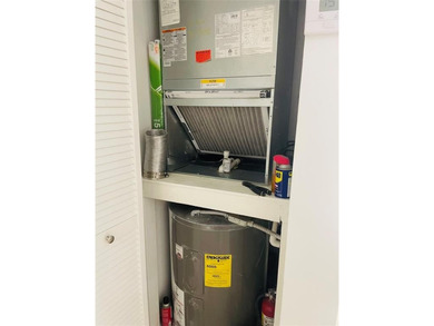 GREAT FIRST FLOOR FULLY RENOVATED THREE-BEDROOMS TWO BATHS