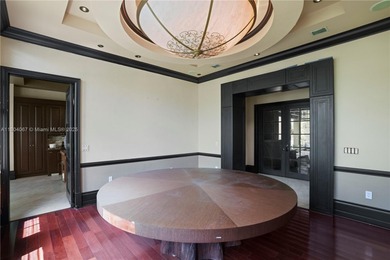 Luxurious 6BD/6.5BA Estate on 4.75 Acres - North Redland

