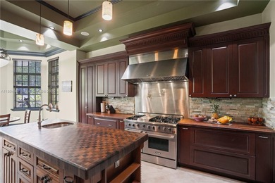 Luxurious 6BD/6.5BA Estate on 4.75 Acres - North Redland

