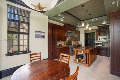 Luxurious 6BD/6.5BA Estate on 4.75 Acres - North Redland

