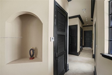 Luxurious 6BD/6.5BA Estate on 4.75 Acres - North Redland

