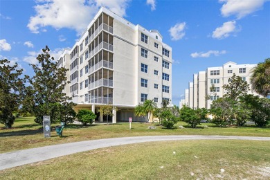 Luxury Lakefront Condo with Golf Course Views.
Enjoy serene