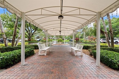 This beautifully renovated 2nd flr 3/2.5 condo combines modern