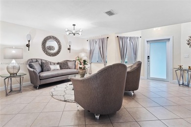 Welcome to this impeccable home !! located in a quiet