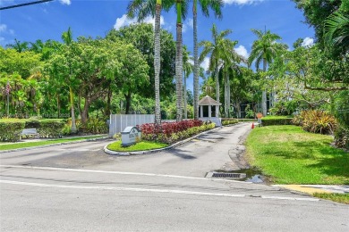 A move-in ready, charming, bright 2/2 with 975 sq ft with