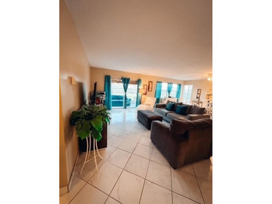 RARE & SPACIOUS 3-BEDROOM 3-BATHS WITH STUNNING LAKE & GOLF