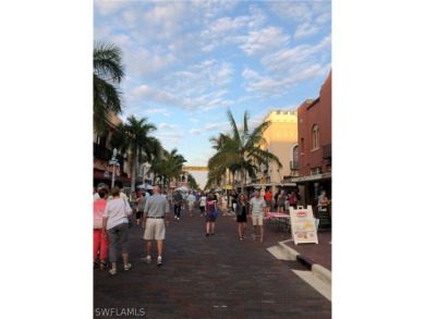 CENTER PENTHOUSE Stunning sunrise views of the Caloosahatchee