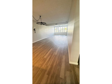 Welcome to this charming condominium in Boca Raton offering a