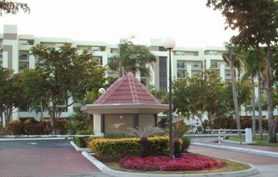 Recently updated 2 BD 2 BA Condo Unit. Show and Sell today