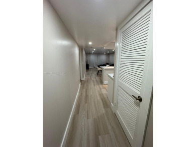 COMPLETELY RENOVATED  2BR/2BA apartment in Hollybrook! This