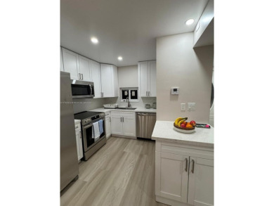 COMPLETELY RENOVATED  2BR/2BA apartment in Hollybrook! This