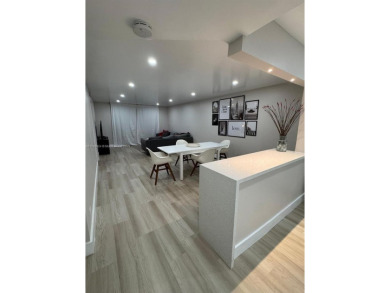 COMPLETELY RENOVATED  2BR/2BA apartment in Hollybrook! This