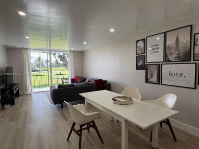 COMPLETELY RENOVATED  2BR/2BA apartment in Hollybrook! This