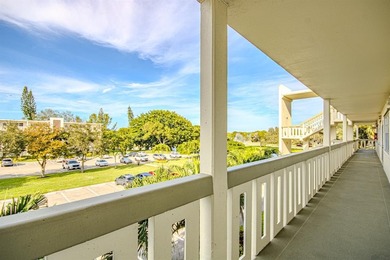 BEAUTIFUL AND BRIGHT UNIT FEATURING 1 BEDROOM AND 1.5 BATHS