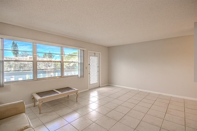 BEAUTIFUL AND BRIGHT UNIT FEATURING 1 BEDROOM AND 1.5 BATHS