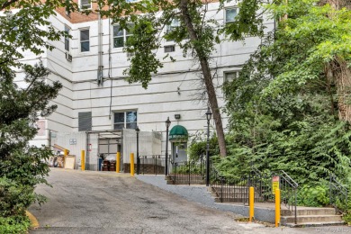 Prime location for commuting on the Metro North. Welcome to Unit