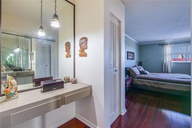 SPACIOUS 1 BEDROOM 1 & 1/2 BATHROOMS WITH A BEAUTIFUL VIEW OF