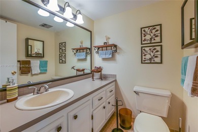 SPACIOUS 1 BEDROOM 1 & 1/2 BATHROOMS WITH A BEAUTIFUL VIEW OF