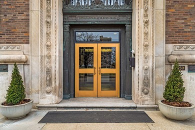 Unit 705 at the historic Indianapolis Athletic Club offers 1,702