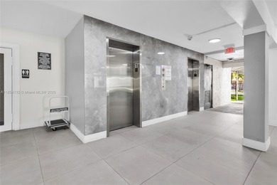 Beautiful condo, 2 debs, 2 baths, offering spacious living areas