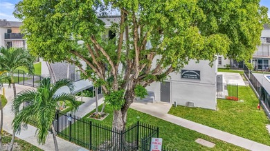 Beautiful condo, 2 debs, 2 baths, offering spacious living areas