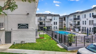 Beautiful condo, 2 debs, 2 baths, offering spacious living areas