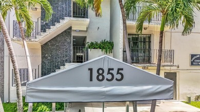 Beautiful condo, 2 debs, 2 baths, offering spacious living areas