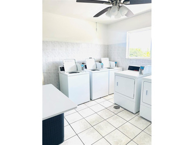 Beautiful condo, 2 debs, 2 baths, offering spacious living areas