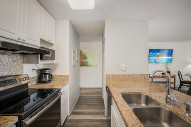 Beautifully remodeled 1-bedroom condo at Kona Reef, perfectly
