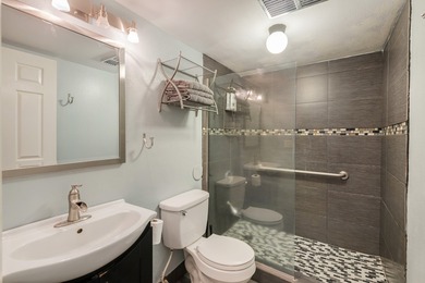 Beautifully remodeled 1-bedroom condo at Kona Reef, perfectly