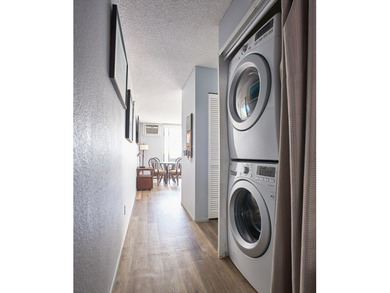 Beautifully remodeled 1-bedroom condo at Kona Reef, perfectly