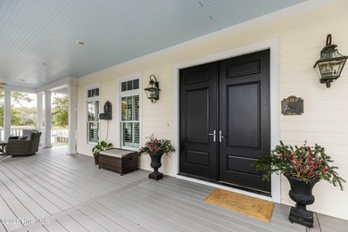 LUXURY LIVING ON THE INTRACOASTAL WATERWAY Welcome to this