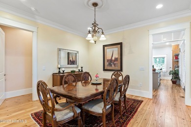 LUXURY LIVING ON THE INTRACOASTAL WATERWAY Welcome to this