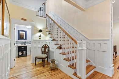 LUXURY LIVING ON THE INTRACOASTAL WATERWAY Welcome to this