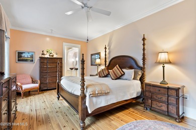 LUXURY LIVING ON THE INTRACOASTAL WATERWAY Welcome to this